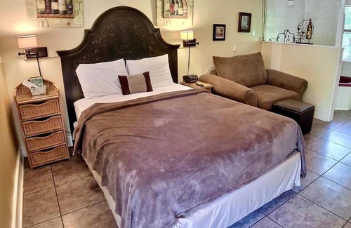 Eureka Springs Apartment | Napa Rock Cottage/#7 Oak Crest