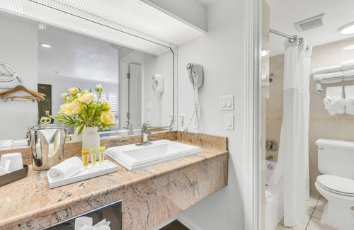 Downtown Napa Hotel | Napa Valley Hotel & Suites