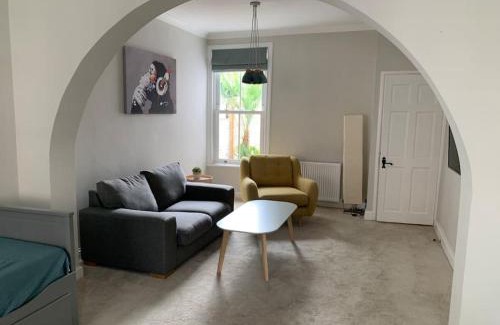 Southsea Apartment | Napier - A Beautiful House in the best Southsea location