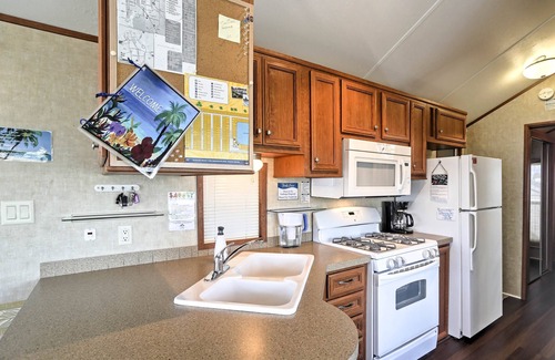 North Naples Cottage | Naples Home w/Lanai & Shared Pool < 4 Mi to Beach!