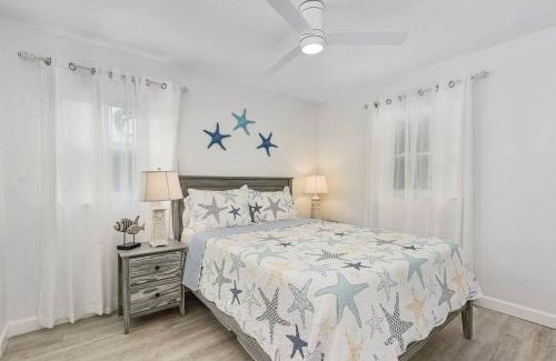Central Naples House | Naples-Resort Style Pool Home