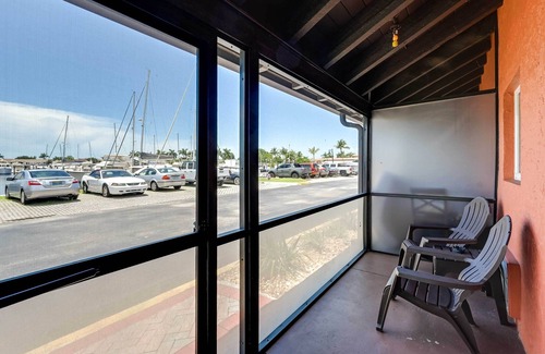 Naples Condo | Naples Retreat w/Screened Porch + Charcoal Grill