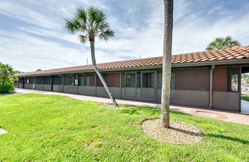 Naples Apartment | Naples Vacation Rental Close to Parks and Beaches!