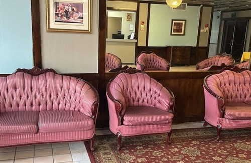 Napoleon Hotel | Napoleon Inn & Suits