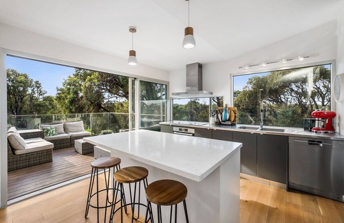 Fairhaven House | Narani Way I Walk to Beach I Pet Friendly