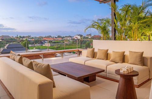 Umalas House | Narawangsa Villa 4br Amazing Sunset Rooftop