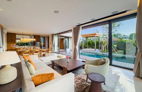 Umalas House | Narawangsa Villa 4br Amazing Sunset Rooftop