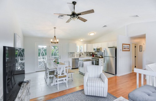 Narragansett House | Narragansett Vacation Rental Near River & Beach!