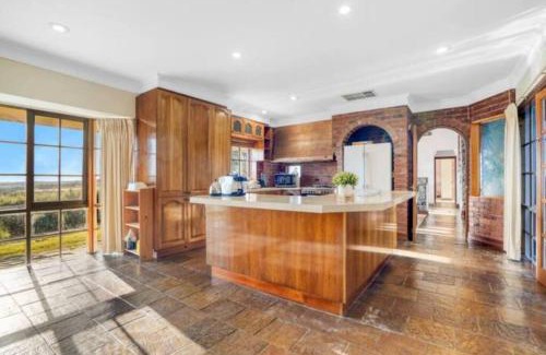 Narre Warren East House | Narre Warren Farm Farm 20 People
