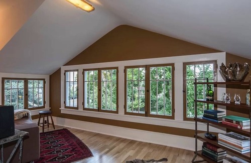 Whittier House | nArtist's Serene Mapleton Sanctuary