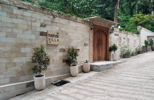 Senggigi Villa | Narvik Villa