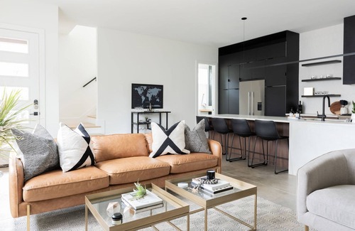 Edgehill House | Nash Chic Near DT Rooftop Luxe Comfort