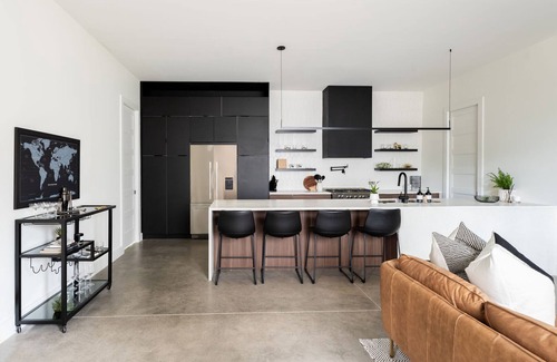 Edgehill House | Nash Chic Near DT Rooftop Luxe Comfort