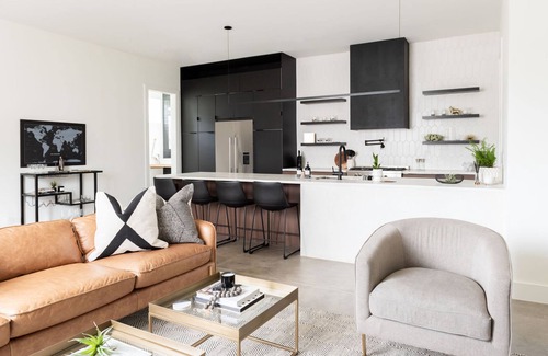 Edgehill House | Nash Chic Near DT Rooftop Luxe Comfort