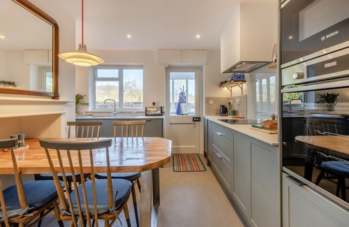 Yarpole House | Nash Lodge - Two Bedroom House, Sleeps 4