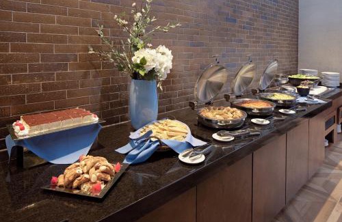 Merry Oaks Hotel | Nashville Airport Marriott