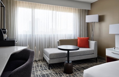 Merry Oaks Hotel | Nashville Airport Marriott