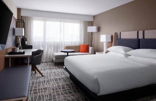 Merry Oaks Hotel | Nashville Airport Marriott