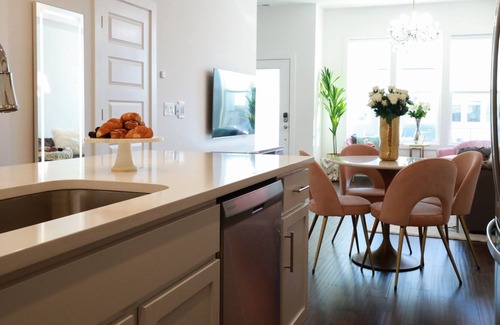 Madison House | Nashville Famous - Luxurious Home with Sweeping Rooftop Views