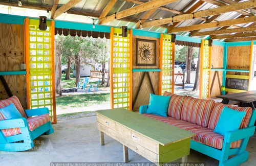 Kedron Cabin | Nashville, Franklin, Brentwood, Spring Hill - Rustic Cabin 4 CAMPERS RV PARK
