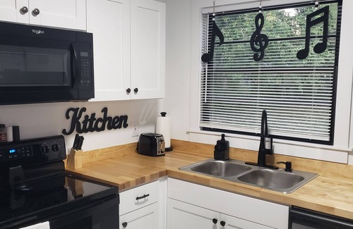 Woodbine House | Nashville palace .The home away from home.