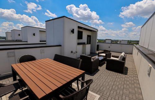 Haynes Area Villa | Nashville Riverfront Bliss