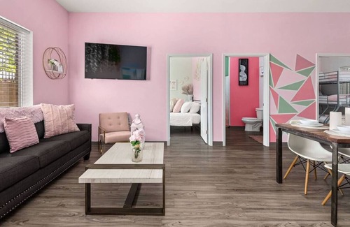 Maxwell Condo | Nashville's Flower Corner