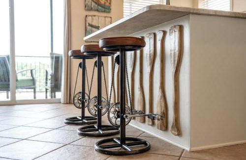 Mid America Apartment | Natalie's Nook, Lake Hideaway near Downtown Fun!