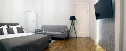 Kosancicev Venac Apartment | Natalie's Residence