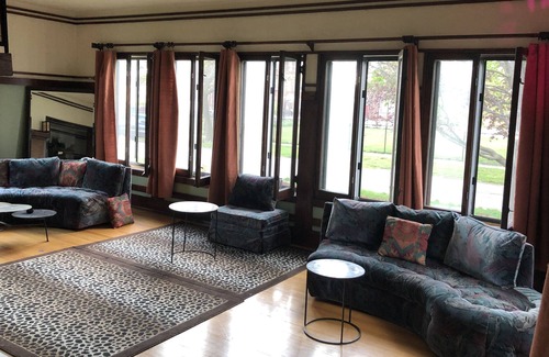 Maywood House | national historic home near downtown airports no parties no events