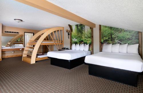 Wisconsin Dells Hotel | Natura Treescape Resort