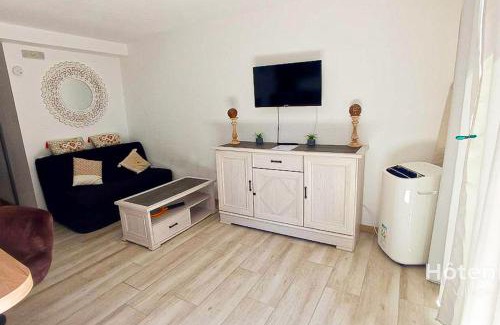 Fitou Apartment | Natural Escape Air-Conditioned T2 BIS Pools and Private Estate in Fitou!