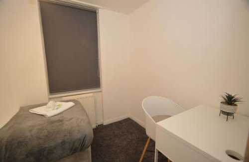 Gateshead House | Natural Sanctuary 4 Bedroom - SuiteLivin