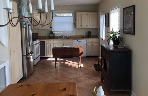 Dorset House | Nature, activities, dining, farmers market and shopping near town.