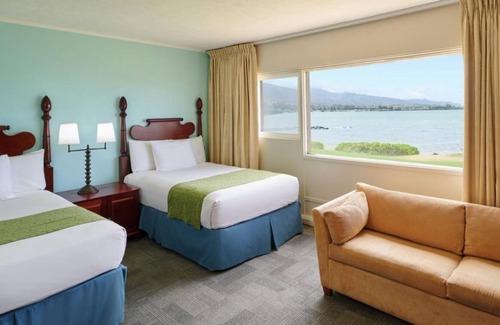 Kahului House | Nature Awaits You! Amazing Unit, Pool, Restaurant, Gym