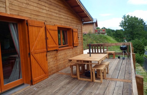 Velzic Cottage | Nature chalet with terrace, pets allowed, Tourism and Handicap certified