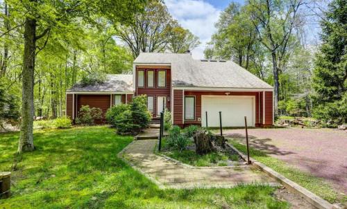 Pocono Summit Villa | Nature, comfort and Fun oasis