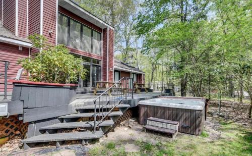 Pocono Summit Villa | Nature, comfort and Fun oasis