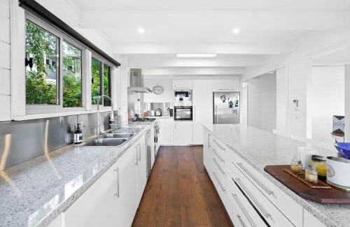 Dromana House | Nature Comfort Views Dromana Family Retreat