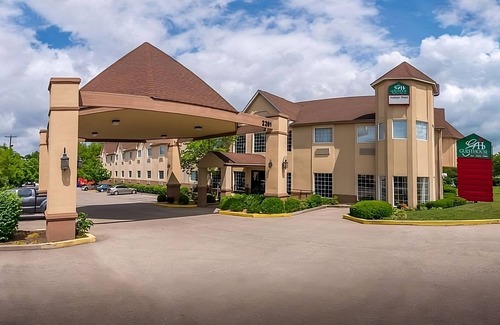 Lexington Resort | Nature Escape! Unit Near Attractions in GuestHouse Lexington, Parking, Pool!