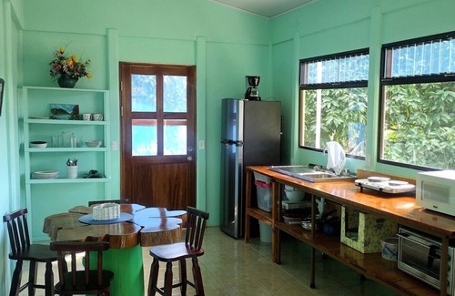 Pejibaye Cottage | Nature Getaway in Pejibaye, Costa Rica - Walk to River & Town