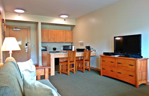 Howard Hotel | Nature Inn At Bald Eagle