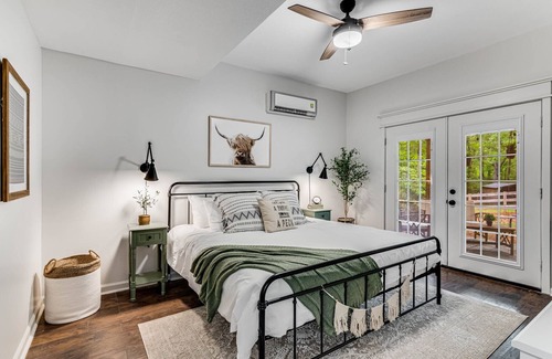 Dahlonega Other | Nature is calling! Family Friendly Getaway:Hot Tub, Fire Pit, Wine & Weddings