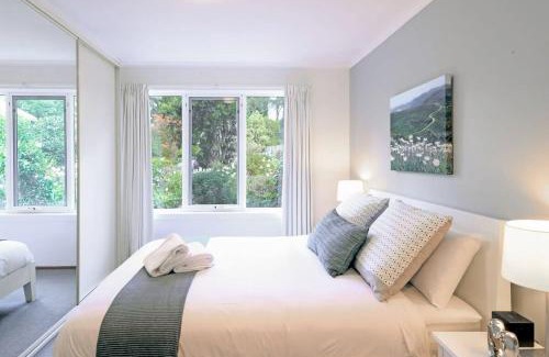 Wentworth Falls House | Nature Lovers Dream Hikes Fireplace