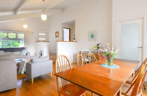Wentworth Falls House | Nature Lovers Dream Hikes Fireplace