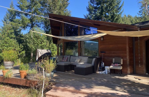 Garberville House | Nature Lovers Retreat