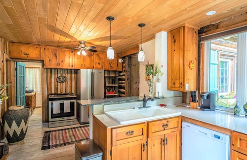 South Bruce Peninsula Ski Chalet | Nature Lovers Retreat log home - L'il Ranch
