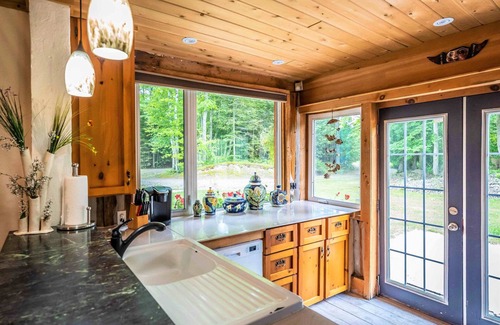 South Bruce Peninsula Ski Chalet | Nature Lovers Retreat log home - L'il Ranch