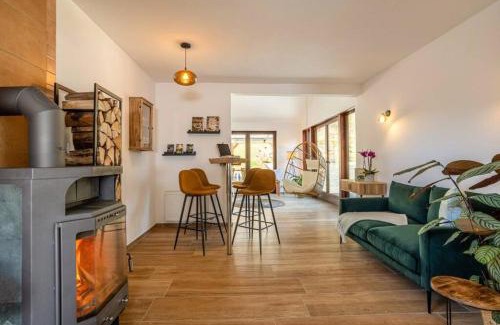 Hohenfels-Essingen Villa | Nature Retreat Pool, Hot Tub, Sauna, Hiking-Caves