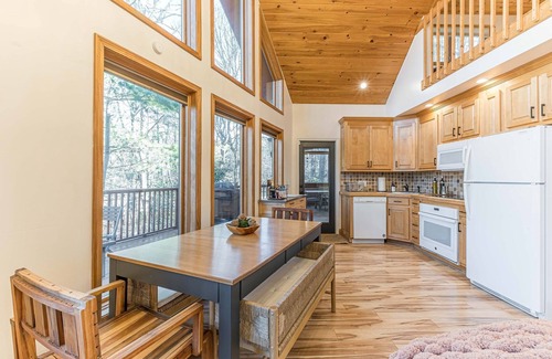Sautee Nacoochee Cabin | Nature Retreat - Dream Cabin in Helen, GA